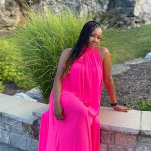 Meet your Posher, Raquel